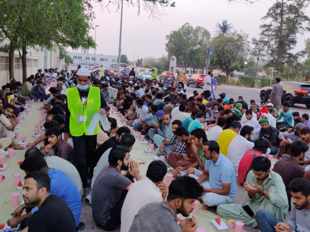 iftar meal distribution